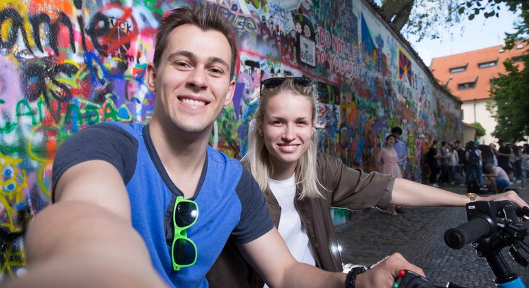 prague-e-scooter-tour-grand-city-tour-es-8