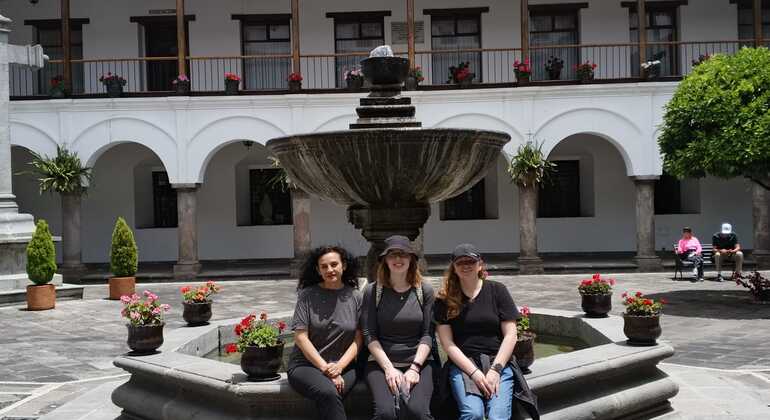 Visita guiada gratuita por Quito: Descubre la esencia oculta de Quito