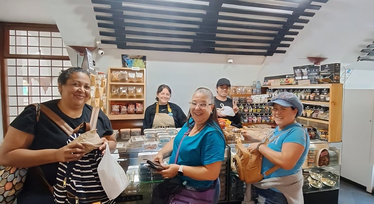 Visita guiada gratuita por Quito: tiendas locales y mercados artesanales
