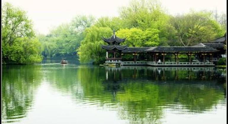 Free Tour Hangzhou Provided by GE Jun