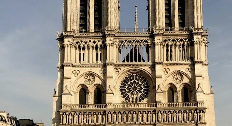 Paris City Center 1/3: Notre Dame + Latin Quarter