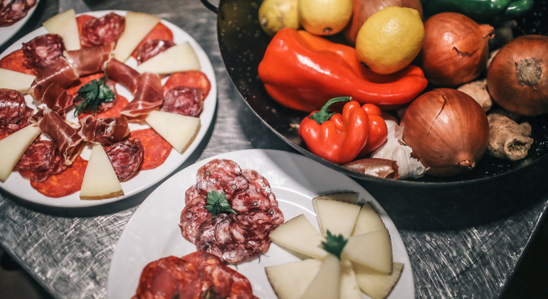 experiência de cozinha espanhola de 3 horas e curso de paella Organizado por Travel Brilliant