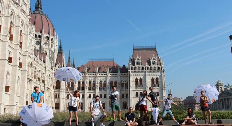 Budapest Free Tour in Spanish Provided by White Umbrella Tours Budapest