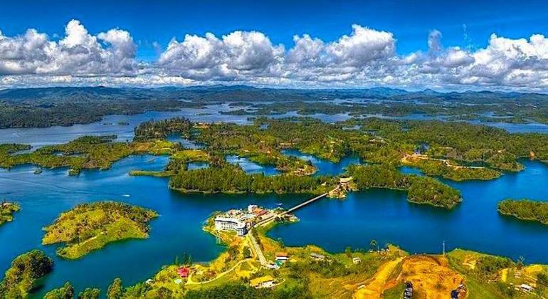 Visite privée d'El Peñol et de Guatape Fournie par Medellin Travels