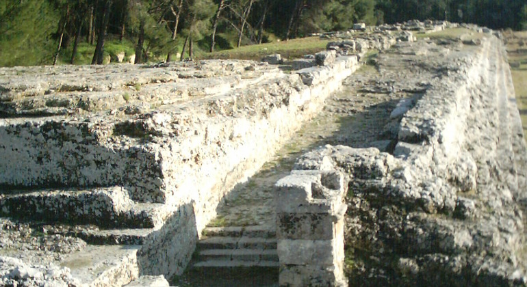 neapolis-archaeological-park-small-group-tour-es-3