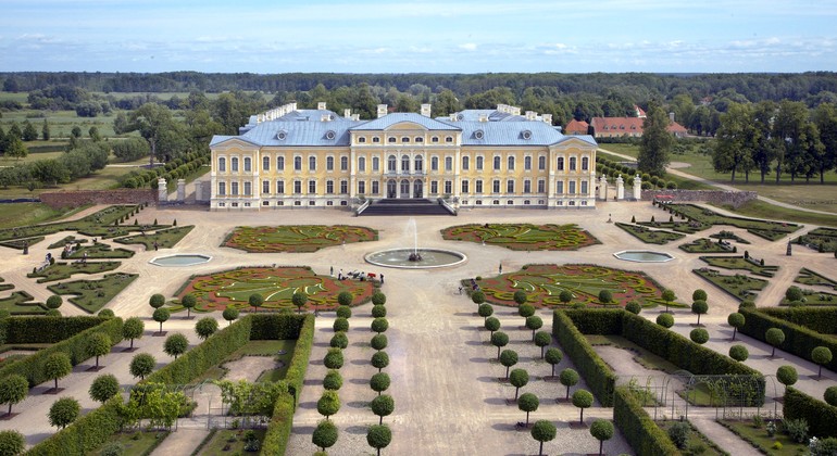 Rundale Palace Tagesausflug von Riga Bereitgestellt von Smile line day tours