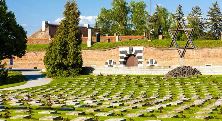 Tour del campo di concentramento di Terezín in italiano