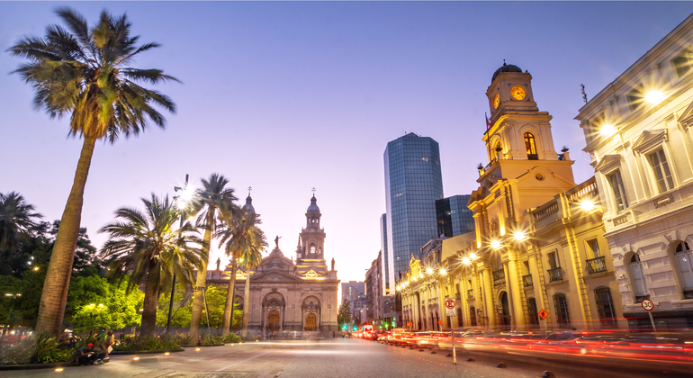 Tour histórico e moderno em Santiago do Chile Organizado por Andrea Rubio