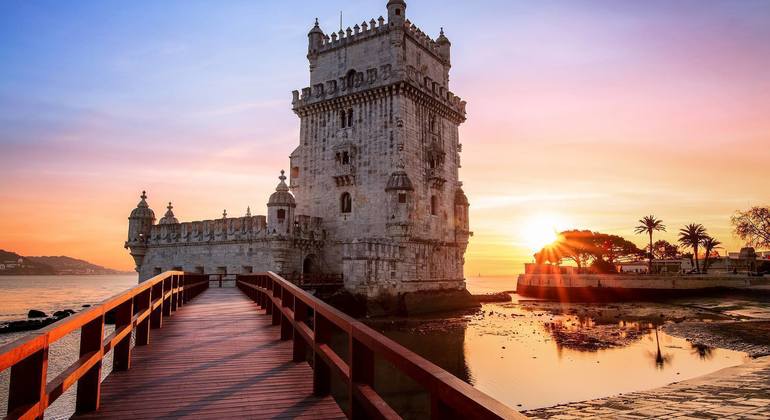 Visita guiada de Lisboa en coche Operado por Walkborder Tours