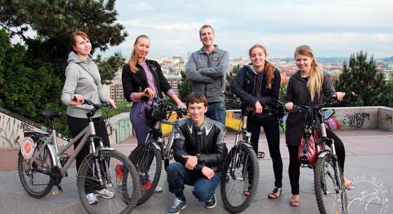 Tour de vélo panoramique et du château de Prague Fournie par Praha Bike