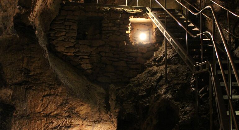 Tour a piedi in due grotte di Budapest Ungheria — #12