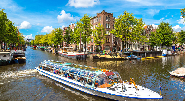 Amsterdam: the Glory of Holland Provided by Brussels City Tours