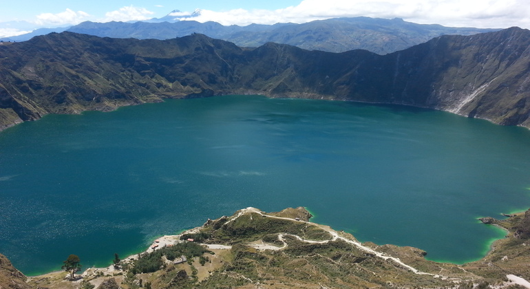 Quilotoa - La Laguna Volcánica más Hermosa del Ecuador Operado por Johan Caruci