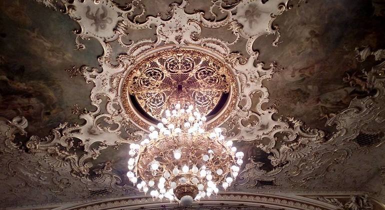 musical-prague-private-tour-by-car-es-1