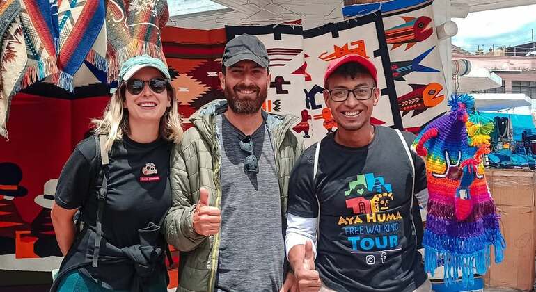 free-walking-tour-of-art-culture-in-otavalo-en-4