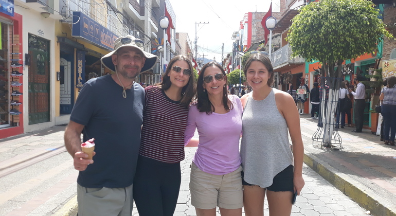 free-walking-tour-of-art-culture-in-otavalo-en-8