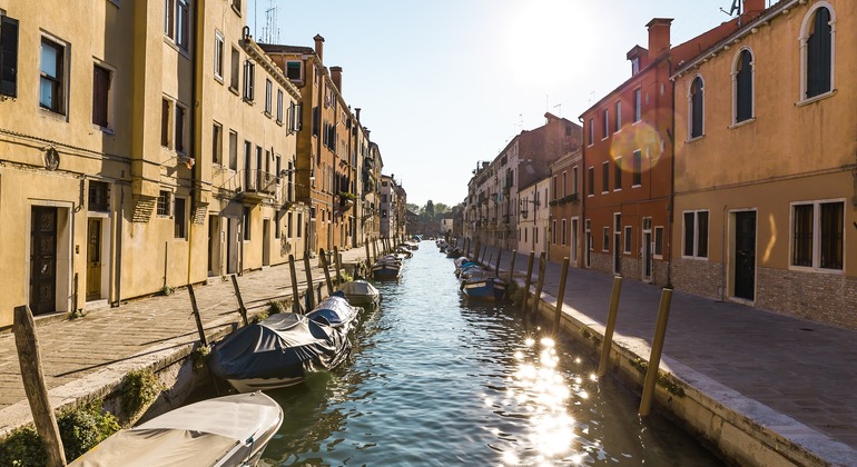 Venice Walking Tour & Gondola Provided by Destination Venice