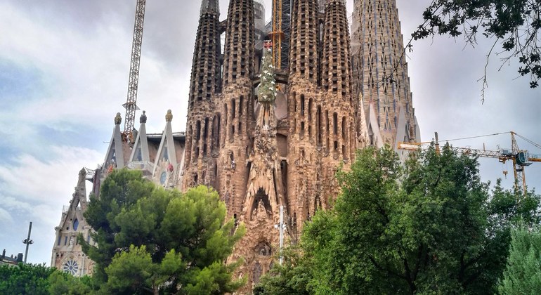 Tour gratuito della Sagrada Familia e dell'architettura modernista