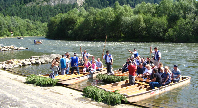 Holzbootabfahrt auf dem Fluss Dunajec und Schloss Niedzica