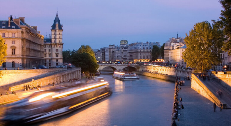 Visite nocturne de Paris et promenade en bateau sur la Seine