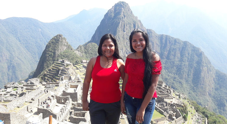 Machu Picchu Walking & Day Tour