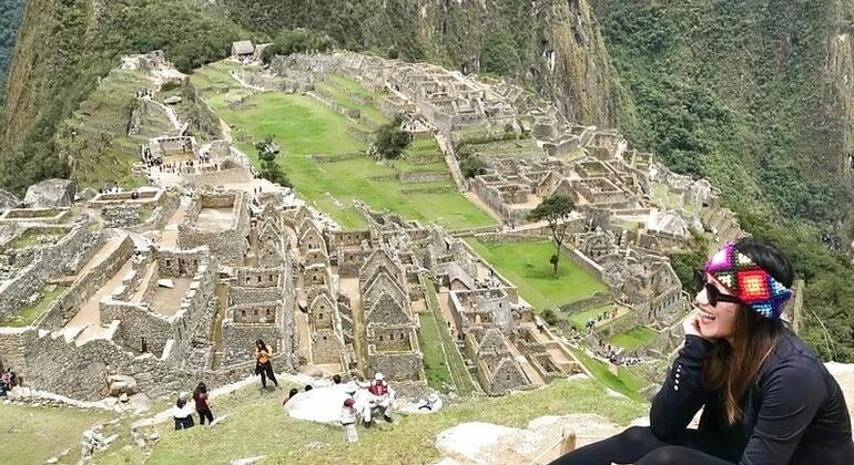machu-picchu-guided-day-trip-es-2