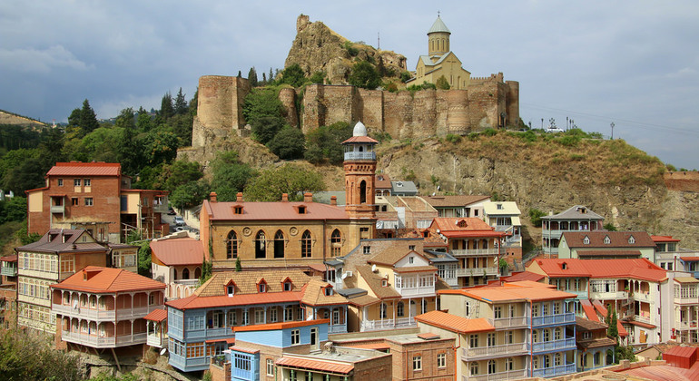 Tour a piedi di Tbilisi Fornito da Sakura LTD Georgian Travel Agency