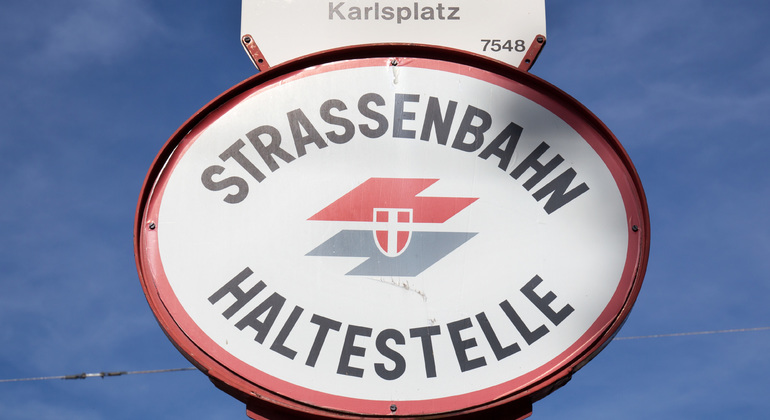 Wiener Walzer Straßenbahn Tour Österreich — #1