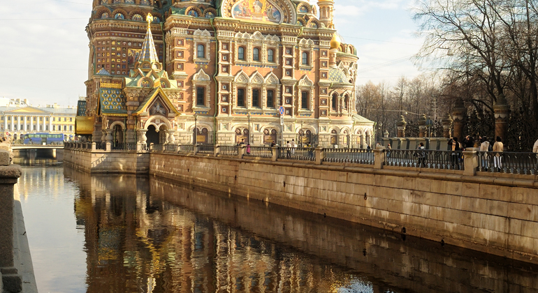 Visite en bateau de Saint-Pétersbourg Fournie par Tours Gratis San Petersburgo 