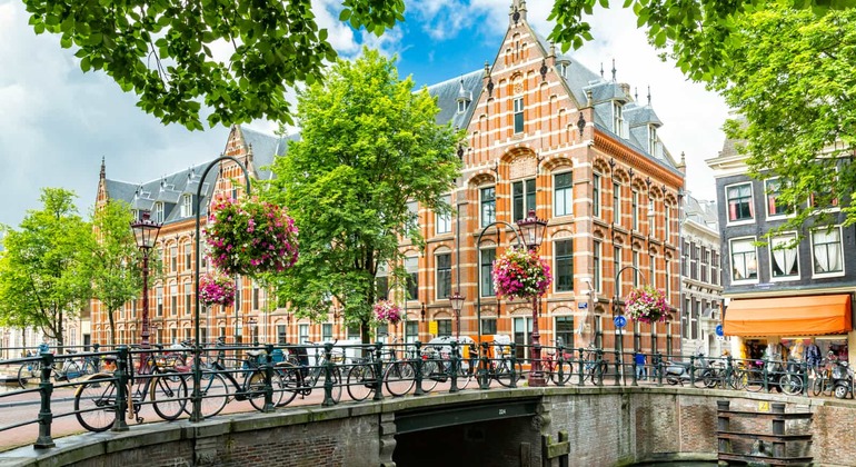 Die verborgenen Schätze der Amsterdamer Altstadt: Selbsterklärendes Erkundungsspiel Bereitgestellt von Questo