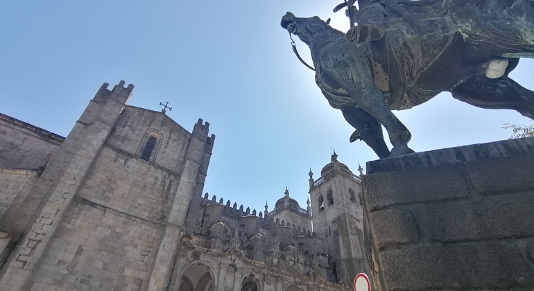 Casco antiguo de Oporto: Juego de exploración autoguiada Operado por Questo
