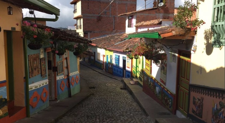 Excursão a Medellín: Guatape, La Piedra e Almoço  Colômbia — #2