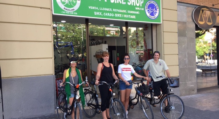 Tour della città di Barcellona in bicicletta: 4 ore Fornito da HAPPY RENTAL BIKE