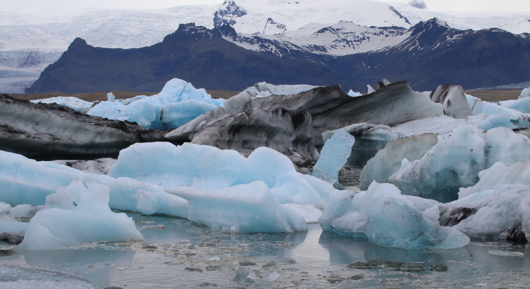 Costa Sul da Lagoa Glacial a partir de Keflavik, Iceland