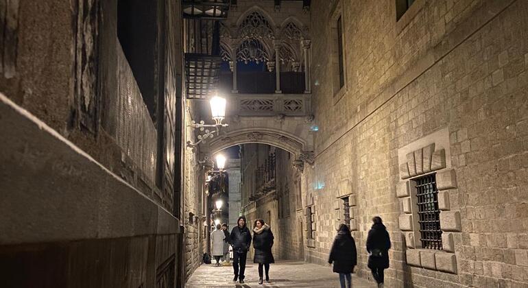 FREETOUR.com — Free Tour del Barrio Gótico de Barcelona Free Tour del Barrio Gótico de Barcelona Operado por Barkeno Tours