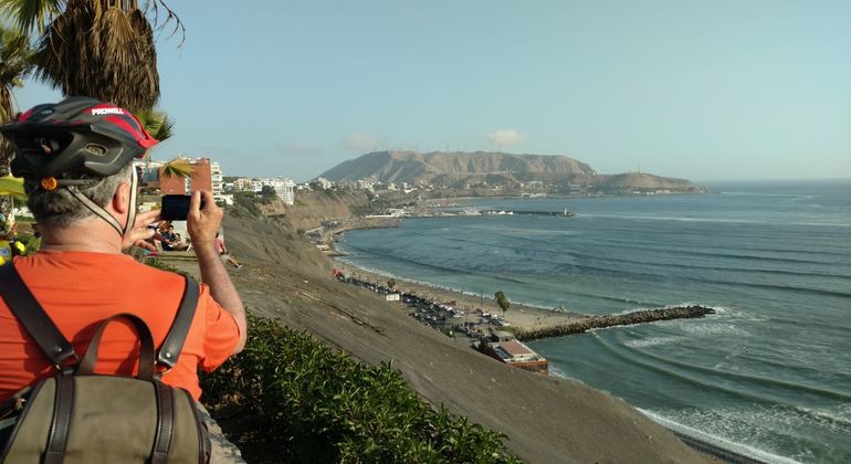 Melhor passeio de bicicleta em Lima: La Costa Verde e Chorrillos Organizado por GOGO Biking 