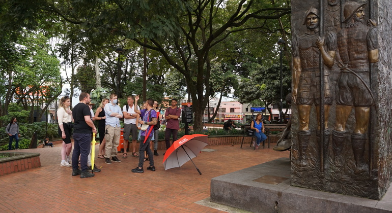 El Gran Poblado Free Tour: de Provenza a Manila Colombia — #4