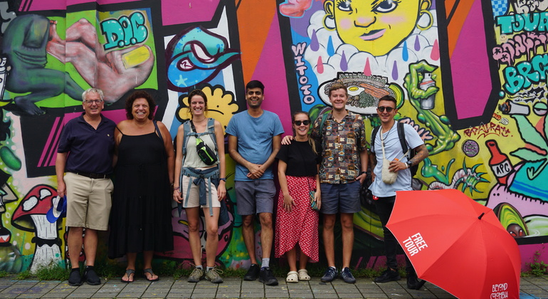 Visite gratuite du quartier El Poblado Fournie par Beyond Colombia - Free Walking Tours