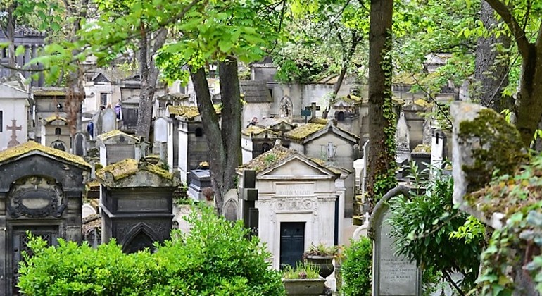 pere-lachaise-paris-famous-tour-es-1