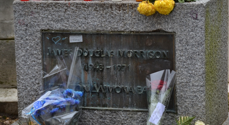 pere-lachaise-paris-famous-tour-es-6