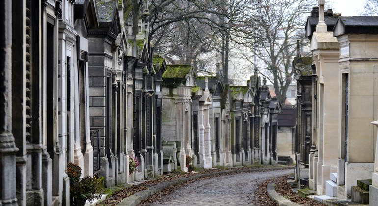 pere-lachaise-paris-famous-tour-es-9
