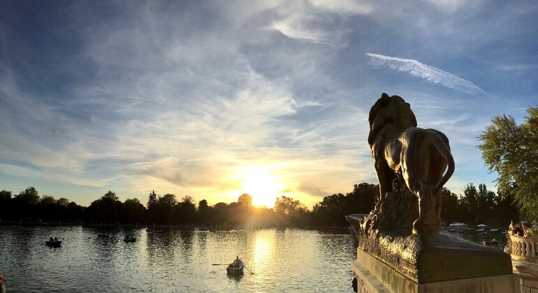 Secretos del Parque del Retiro Tour Operado por Un gato en Madrid