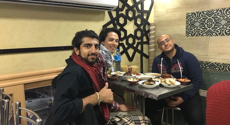 Lokale Tour zum Khan El-Khalili & Al Azhar Park Bereitgestellt von Muhammad Swefy