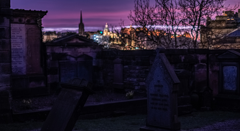 Tour gratuito Misteri, fantasmi e roghi di streghe a Edimburgo