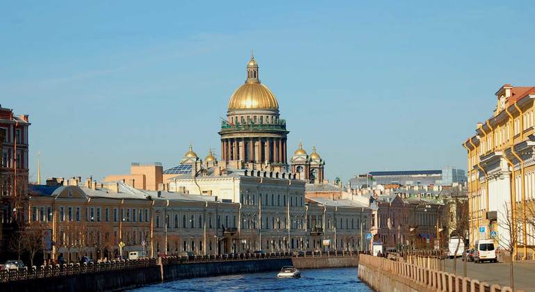 Paseo en barco por San Peterburgo