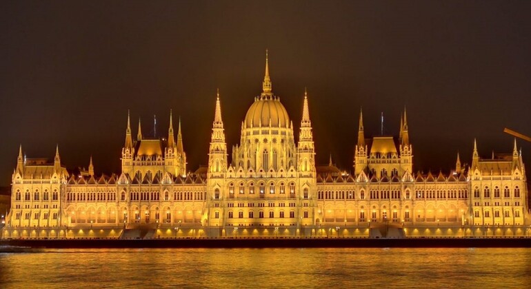 Abendliche Kreuzfahrt mit ungarischem Abendessen auf der Donau Ungarn — #4