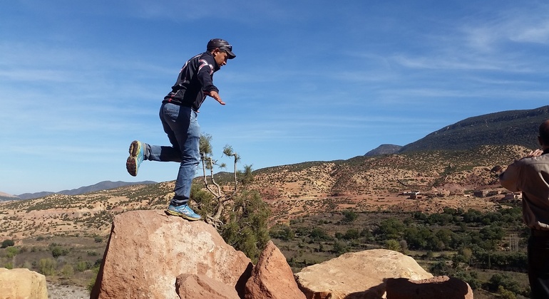 camel-ride-to-the-foothills-of-the-atlas-mountains-es-2