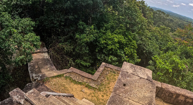 Visite de Kandy à la statue de Bouddha d'Avukana et au monastère de la forêt de Ritigala Sri Lanka &mdash; #8