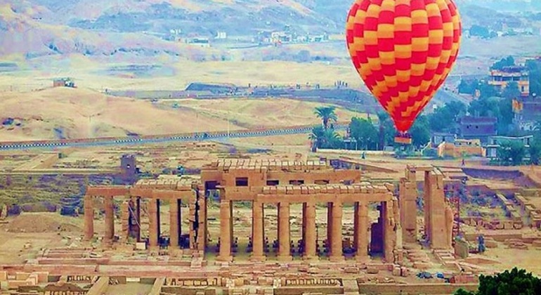 sunrise-balloon-ride-over-luxor-en-1