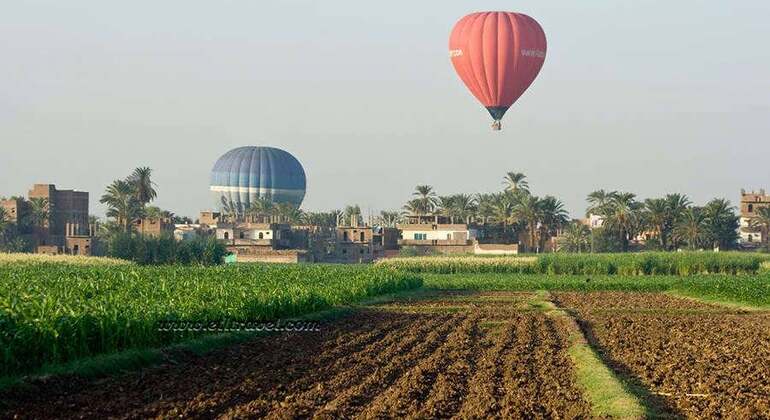 sunrise-balloon-ride-over-luxor-en-2